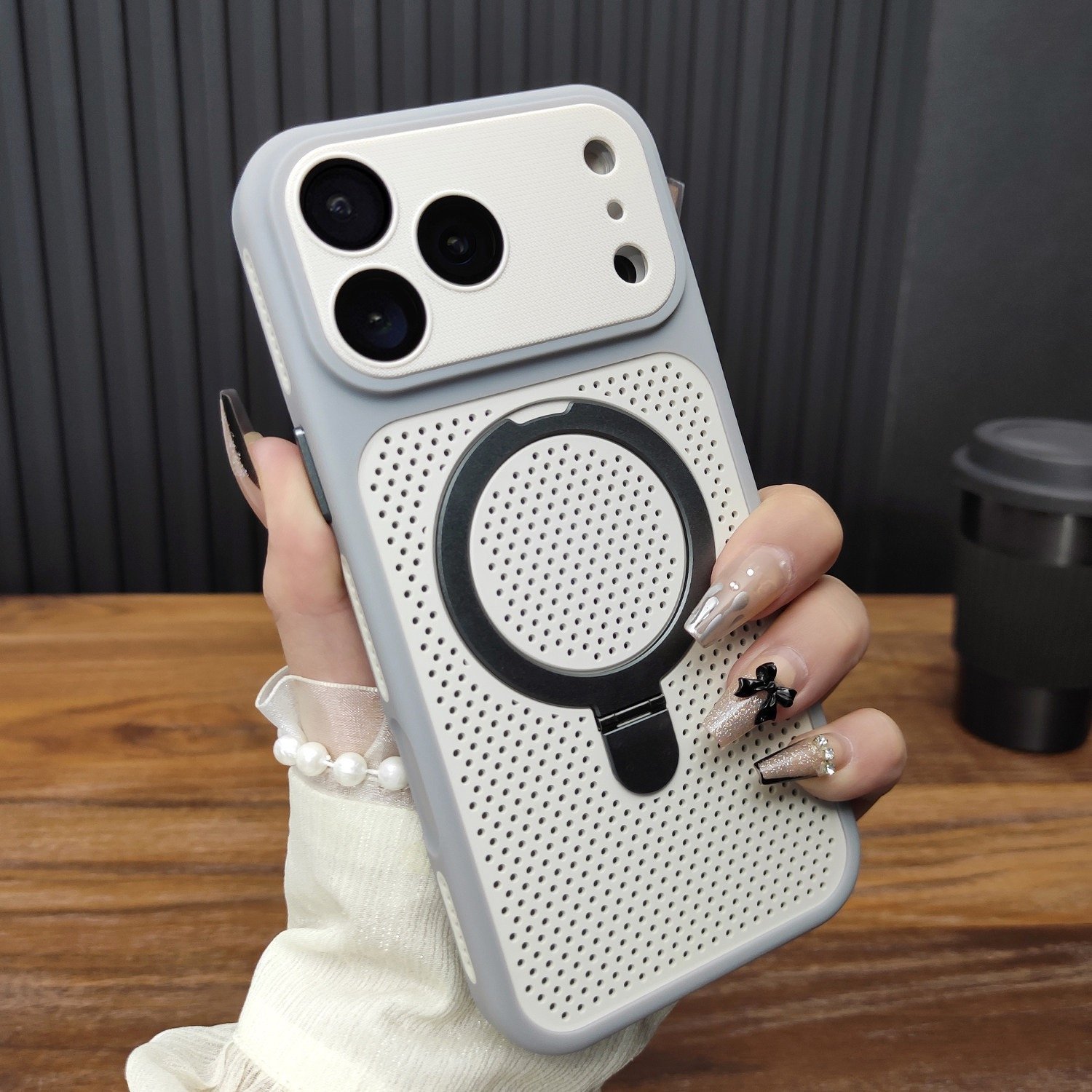 Large Window Heat Dissipation Magnetic Stand Suitable for Apple 18 Pro Phone Case, Breathable Apple 17 Case, Apple 16 Wrist Strap Anti-Drop
