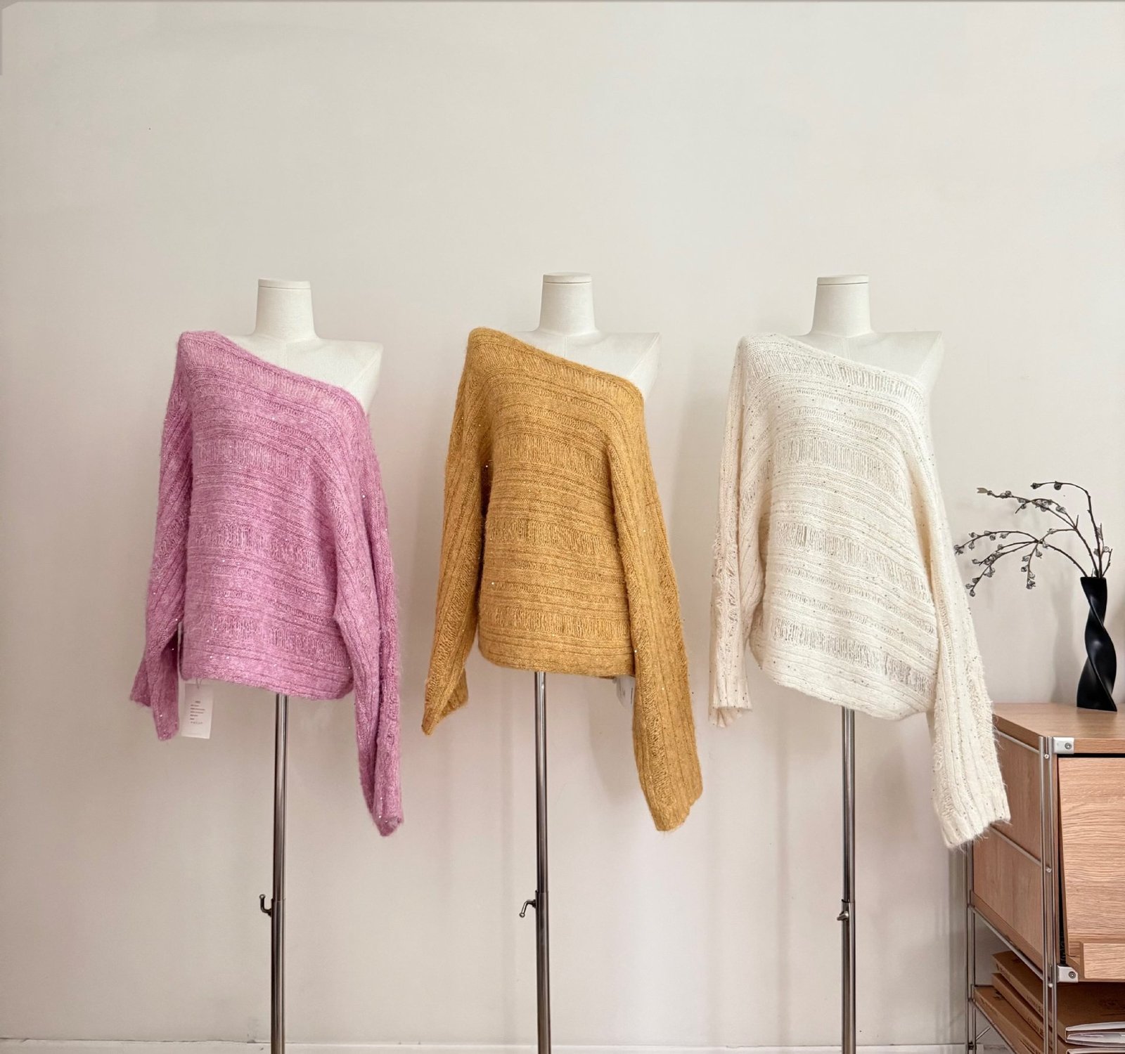 Women's Autumn 2026 Distressed Knit Pullover – Elegant Slanted Collar Sweater